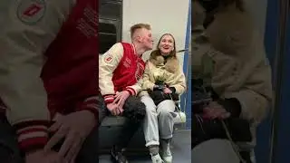 ПОЦЕЛОВАЛ ДЕВОЧКУ В МЕТРО😘 