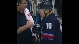 Его боялась социофобия Да, да, Панарин просто взял и выпил изотоник комментатора во время матча)#khl