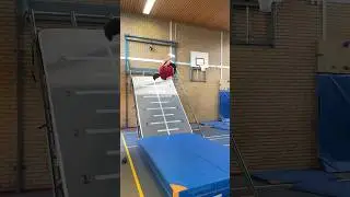 HOE HEET DEZE TRICK? 🤩 #freerunles #tantumfreerunning