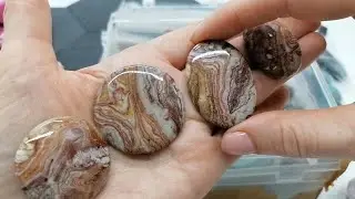 Камни и подвески для украшения
