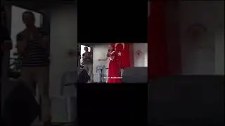 İSTİKLAL MARŞI NE KADAR İÇTEN SÖYLÜYOR KARDEŞİM.