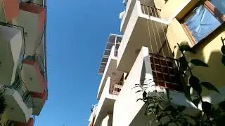 Сбрасываем бутылку воды