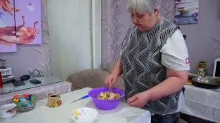 Сибирь Строю эконом-сарайку Ужинаю спагетти Салат готовим вкуснее чем оливье Сбор ягоды ПОДВАЛИЛЬИЧА