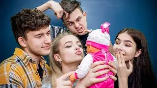 СТАРШЕКЛАССНИЦА-МАМА! Пришла в школу с МЛАДЕНЦЕМ!