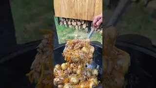 МОЛОДАЯ картошка с ТУШЕНКОЙ В КАЗАНЕ ! Рецепт картошки по ДЕРЕВЕНСКИ