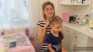 Алёне прокалываем ушки