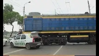 ПО ПУТИ: Ж.-Д. ПЕРЕЕЗД