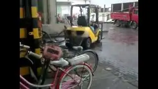 Suasana kerja bagian pergudangan/warehouse
