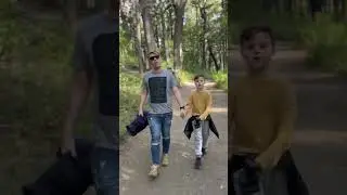 Cantando um pouco durante a caminhada nessa trilha encantada em Bariloche. 🏔️