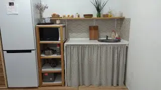 Pallet kitchen. DIY kitchen shelving. Open kitchen shelving. DIY construction.