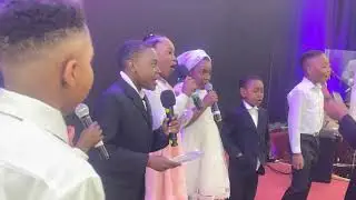 Les enfants du CVG chantent pour toutes les mères-Manmans