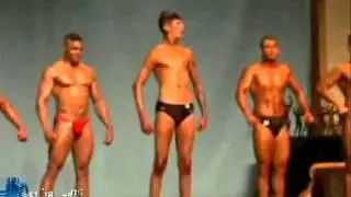 Выступление худющего качка