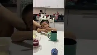 Ұйқым келеді ,  бірақ тамақ сондай дәмді.