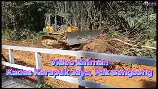 MEMBUKA ISOLASI JALAN PEDALAMAN KALIMANTAN