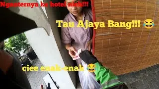 Nganter makanan ke hotel!!! Lagi enak-enak customernya