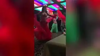 You can not prohibit a beautiful life! VIP performance in the restaurant at the birth