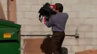 ВЫБРОСИЛ КОМП В МУСОРКУ