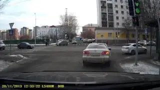 Вдруг, откуда ни возьмись, появился [CENSORED]...