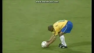 This Soccer FREE KICK by Roberto Carlos is STUNNING! #shorts