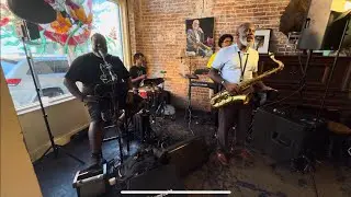 Jah Movement featuring Dell Barnes ￼