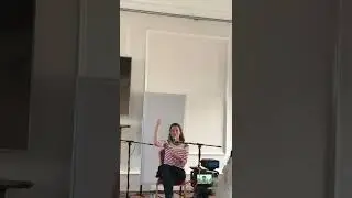 Clarisse Lavanant parlant du Bro Gozh à Dublin