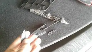 Mazda CX-5 remove the brake lights from the firecrackers ( tailgate)