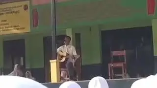 Viral!!! Anak Sma nyanyi lagu kamu berbohong akupun percaya