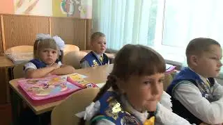 Старый семейный архив - первый раз в 1Б класс, Саша (1 сентября 2016 г.)