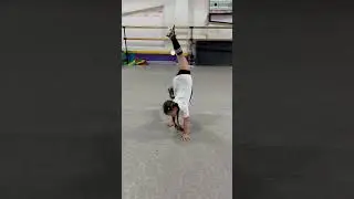 Когда разминку начинаешь без тренера😹 