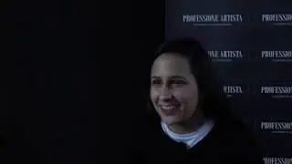 Denise Sapia si ispira a ROSY ABATE in una piccola scena.