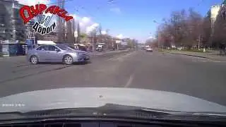 Дураки и Дороги: И кто его учил так поворачивать?