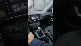 Як швидко розморозити лобове скло взимку ?