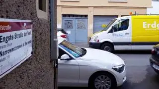 Самая узкая улица в Мире ...