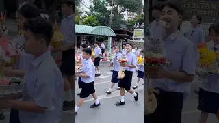 ตามหาน้ำแข็งแห้งใส่พานไหว้ครูให้ทันก่อนร้อยแก้วเข้าหอประชุม