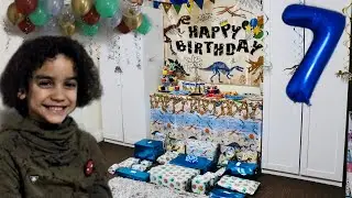 ORLANDO’S 7TH BIRTHDAY MORNING OPENING PRESENTS| ** SURPRISE APPLE HAUL ** | The Bowie Family