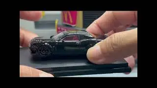 STANCE HUNTERS Dodge Challenger SRT Hellcat 1:64 scale diecast