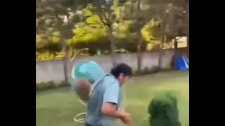 Kerem Bursin ekip arkadaşına sulu şaka