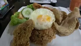 Nasi Goreng Raia di Lagenda Restauran,  Raia Hotel & Convention Centre Terengganu