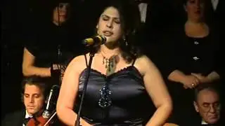 Demet BATU - Kirpiklerinin gölgesi güllerle bezenmiş