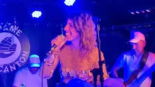 Maëva Borzakian "Feel the Love" Live at La Dame de Canton, Paris