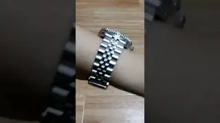 SEIKO 5 GMT WRIST ROLL