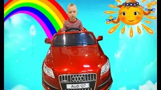 Влог Витя катается в торговом центре  на машинке!