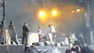 BRING ME THE HORIZON - Blessed With A Curse (Live) Reading Festival 2011