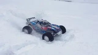 Traxxas Rustler 4x4 VXL winter drive