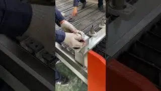 manually replace polishing tools with Lock Knife Block