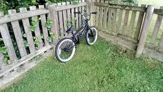doing tricks on bmx!!! *not updated*