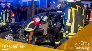 Autounfall in Duisburg: Polizei wegen Gaffern im Einsatz