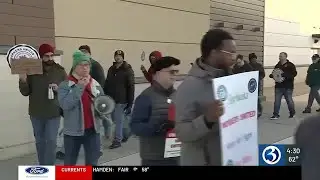 Starbucks workers rebel on 'Red Cup Day'