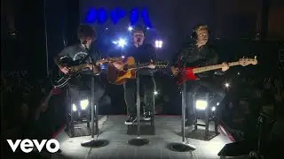 Fall Out Boy - Immortals (Boys Of Zummer Live In Chicago)
