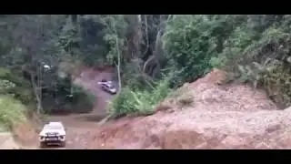 Habis nyebrang sungai langsung tanjakan cukup tinggi